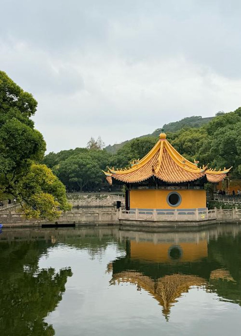 普陀山跟团线路:亲近自然与宗教圣地之旅